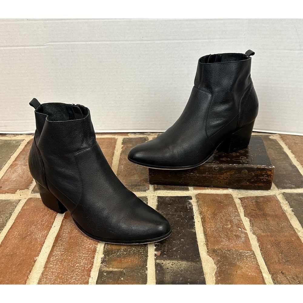 Vintage Crown Black Leather‎ Ankle Boots Zip Up Pointy Toe Shoes Women's 8.5